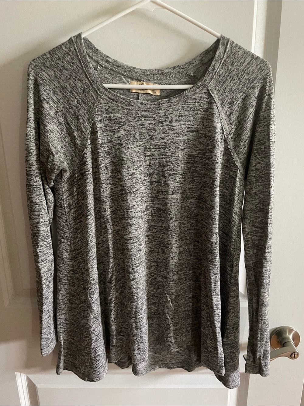 Womans hollister long sleeve gray top